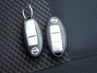 NISSAN NOTE 2017 Image 8