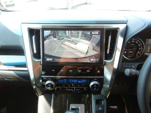 TOYOTA ALPHARD 2017 Image 30