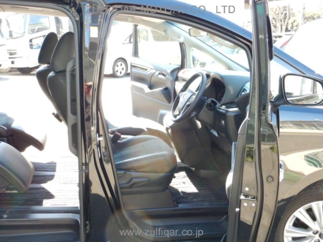 TOYOTA ALPHARD 2017 Image 8
