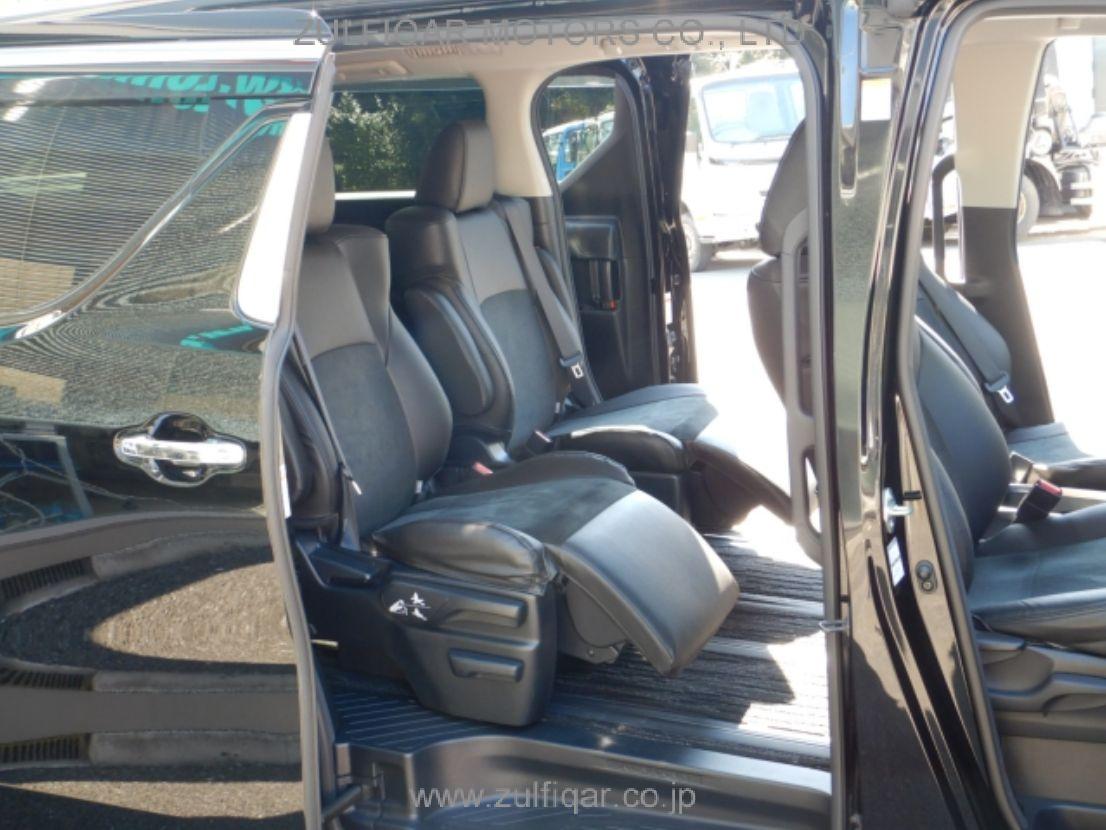 TOYOTA ALPHARD 2017 Image 9