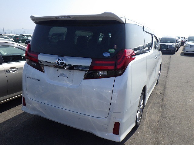 TOYOTA ALPHARD 2017 Image 24