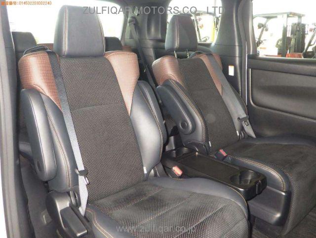 TOYOTA ALPHARD 2017 Image 7