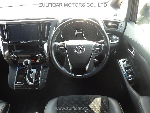 TOYOTA ALPHARD 2017 Image 9