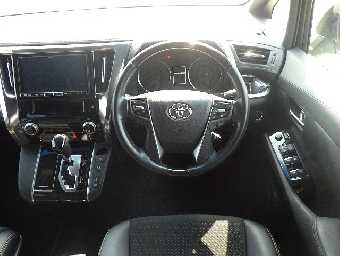 TOYOTA ALPHARD 2017 Image 9