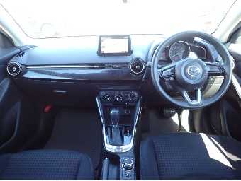 MAZDA DEMIO 2017 Image 3