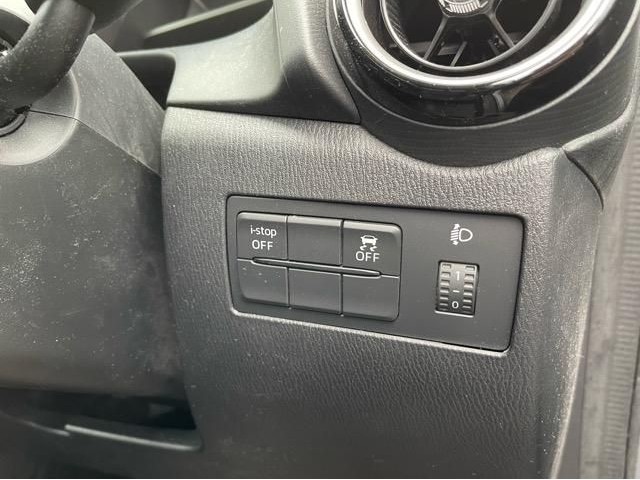 MAZDA DEMIO 2017 Image 21