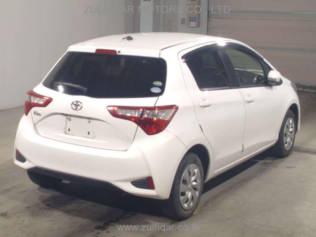 TOYOTA VITZ 2017 Image 2