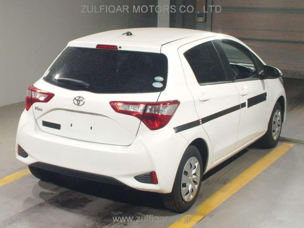 TOYOTA VITZ 2017 Image 2