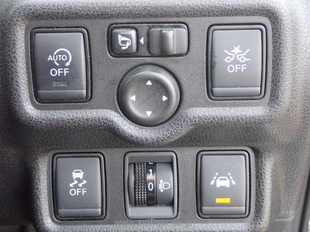 NISSAN NOTE 2017 Image 9