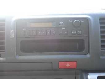 TOYOTA HIACE 2017 Image 4