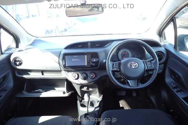 TOYOTA VITZ 2017 Image 3