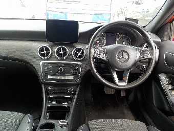 MERCEDES BENZ A CLASS 2017 Image 11