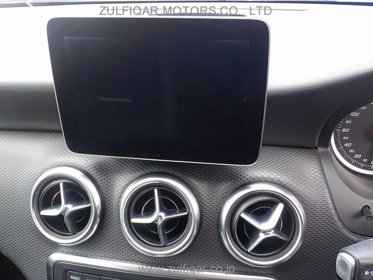 MERCEDES BENZ A CLASS 2017 Image 12