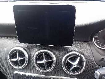 MERCEDES BENZ A CLASS 2017 Image 12