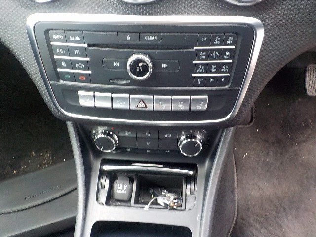 MERCEDES BENZ A CLASS 2017 Image 19