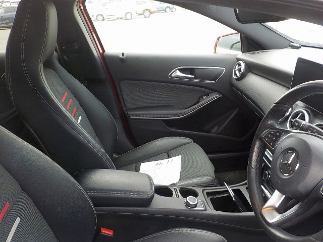 MERCEDES BENZ A CLASS 2017 Image 21
