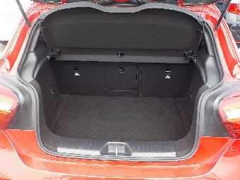 MERCEDES BENZ A CLASS 2017 Image 17