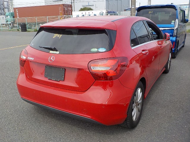 MERCEDES BENZ A CLASS 2017 Image 27