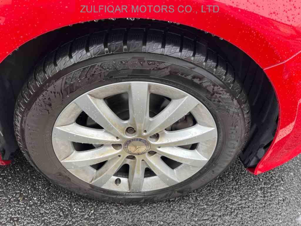 MERCEDES BENZ A CLASS 2017 Image 10