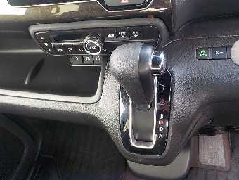 HONDA N-BOX CUSTOM 2018 Image 13