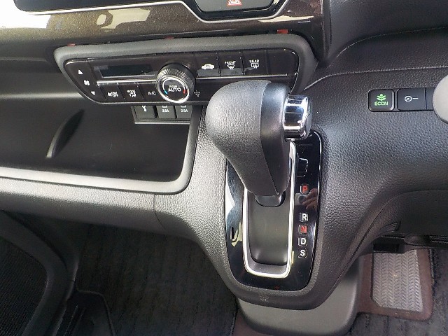 HONDA N-BOX CUSTOM 2018 Image 19