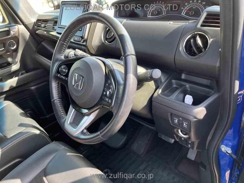 HONDA N-BOX CUSTOM 2018 Image 6