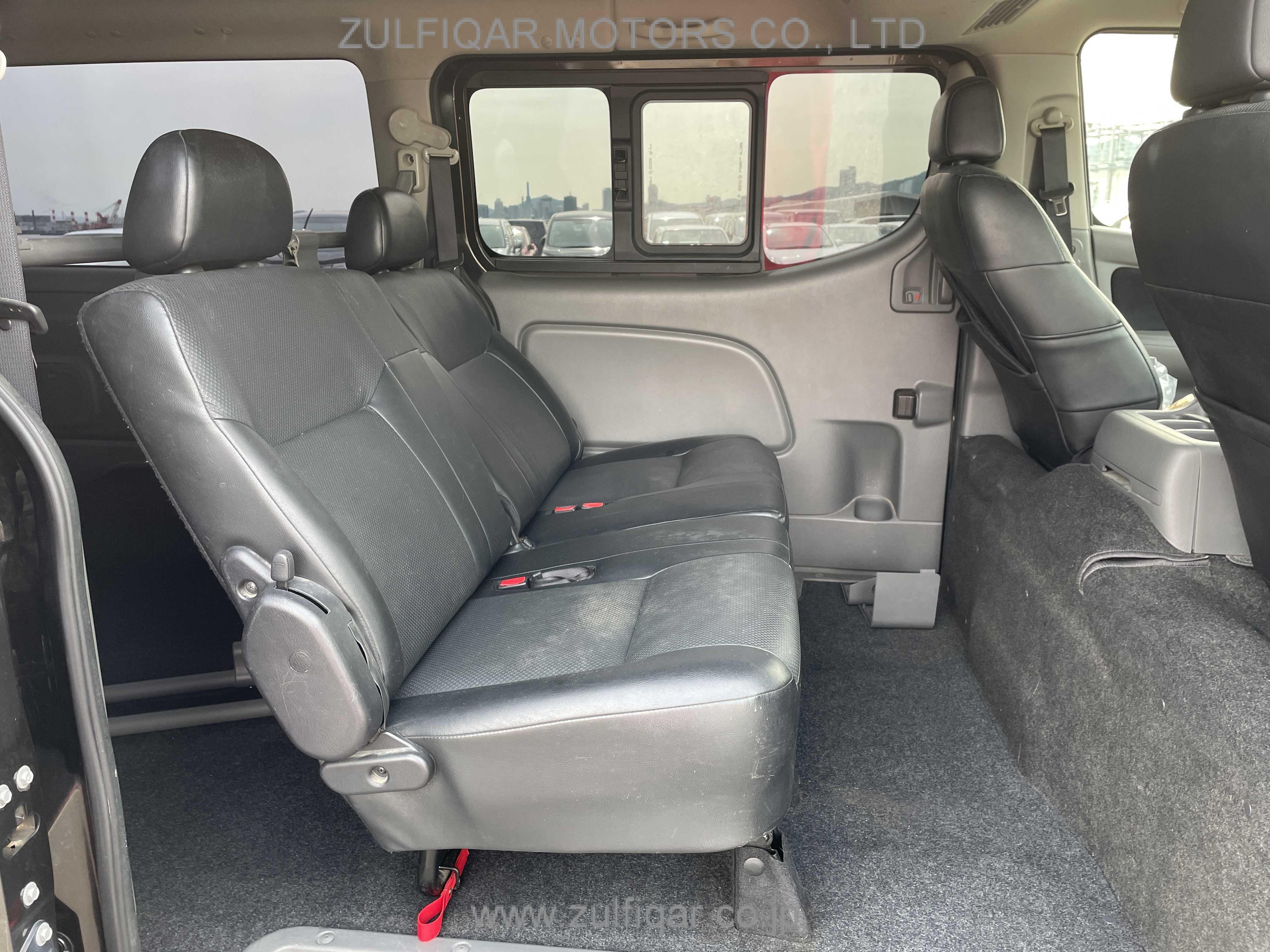 NISSAN NV350 CARAVAN 2013 Image 8