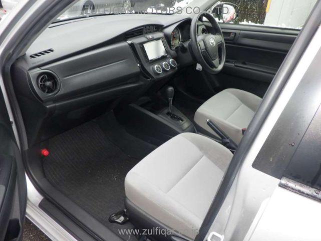 TOYOTA COROLLA AXIO 2017 Image 8