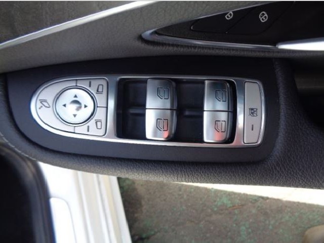 MERCEDES BENZ C CLASS STATION WAGON 2017 Image 43