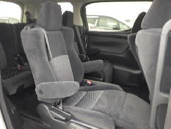 TOYOTA ALPHARD 2017 Image 10