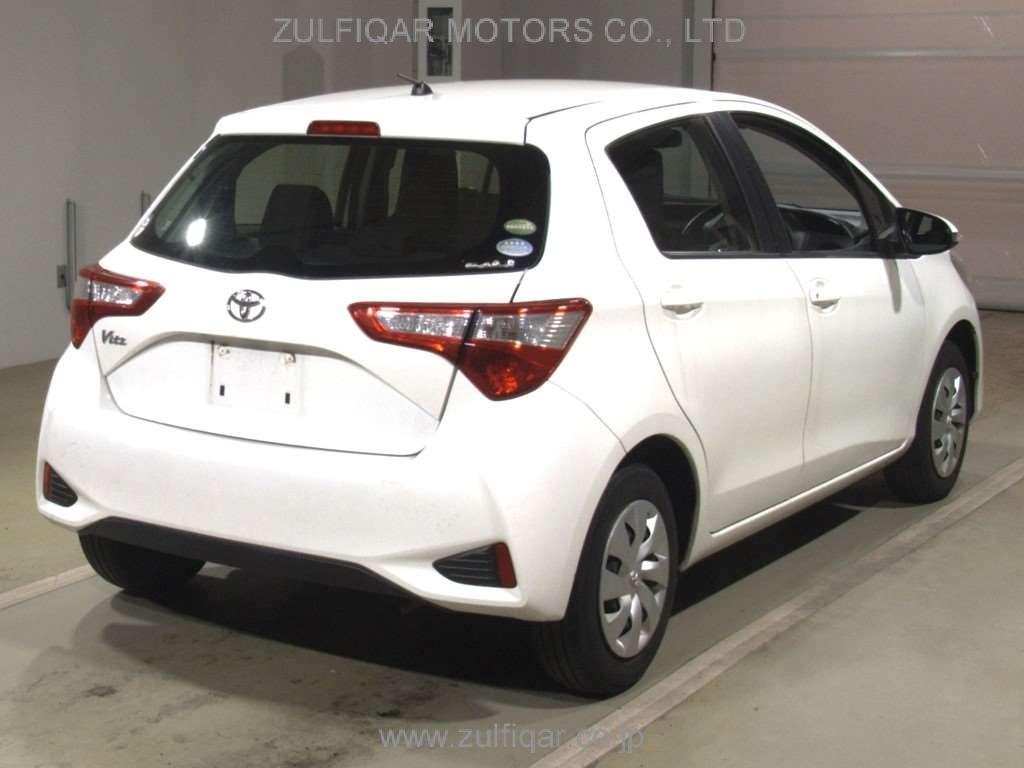 TOYOTA VITZ 2017 Image 2