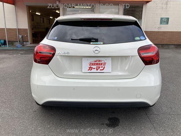 MERCEDES BENZ A CLASS 2017 Image 2