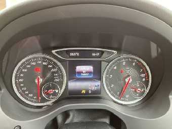 MERCEDES BENZ A CLASS 2017 Image 16