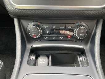 MERCEDES BENZ A CLASS 2017 Image 20