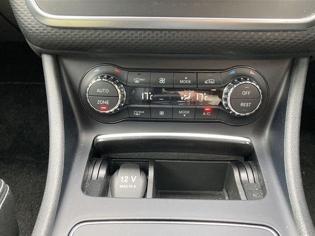 MERCEDES BENZ A CLASS 2017 Image 26