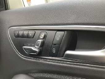 MERCEDES BENZ A CLASS 2017 Image 21