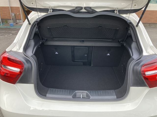 MERCEDES BENZ A CLASS 2017 Image 30