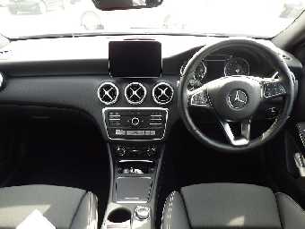 MERCEDES BENZ A CLASS 2017 Image 28