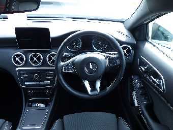 MERCEDES BENZ A CLASS 2017 Image 29