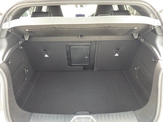 MERCEDES BENZ A CLASS 2017 Image 39