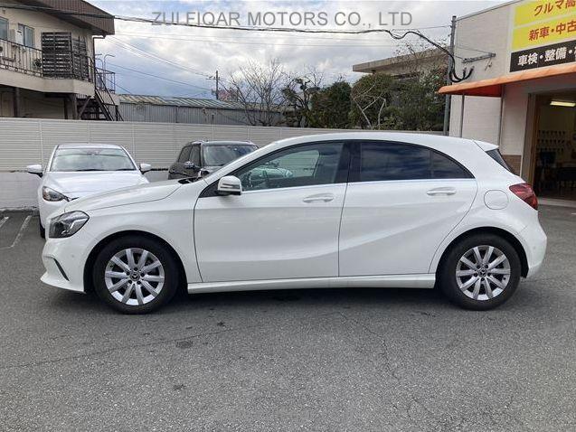 MERCEDES BENZ A CLASS 2017 Image 7