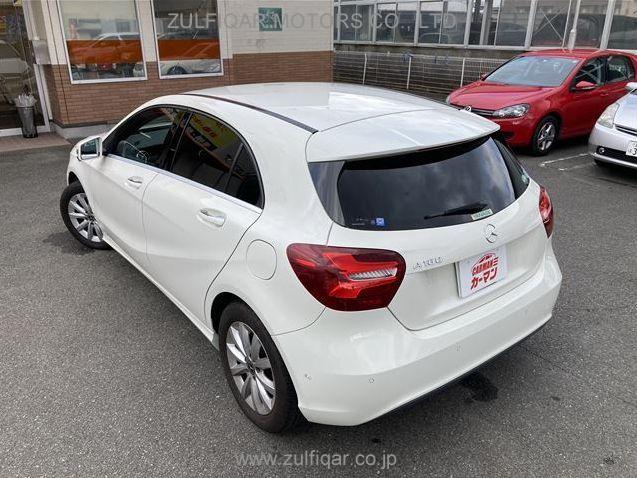 MERCEDES BENZ A CLASS 2017 Image 9