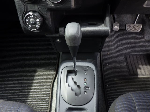 TOYOTA PROBOX 2017 Image 24