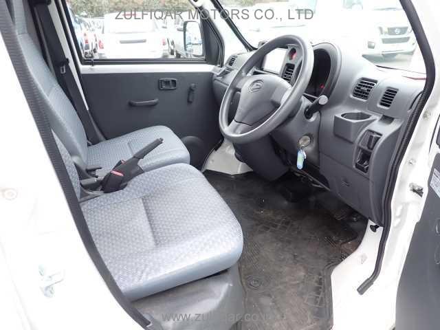 DAIHATSU HIJET CARGO 2017 Image 3