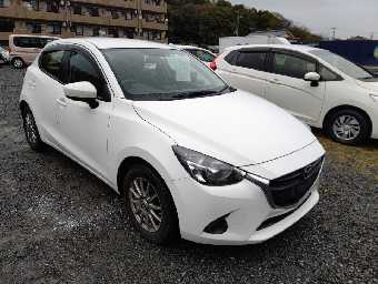 MAZDA DEMIO 2017 Image 6