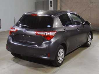 TOYOTA VITZ 2018 Image 2