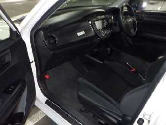 TOYOTA COROLLA AXIO 2018 Image 8