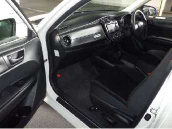 TOYOTA COROLLA AXIO 2018 Image 8