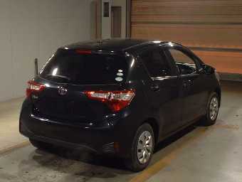 TOYOTA VITZ 2017 Image 2