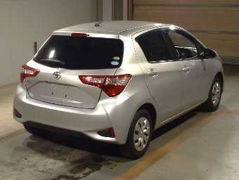 TOYOTA VITZ 2017 Image 2